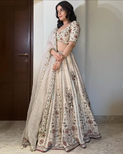 Srishti Dixit In Ecru Silk Embroidered Lehenga Set