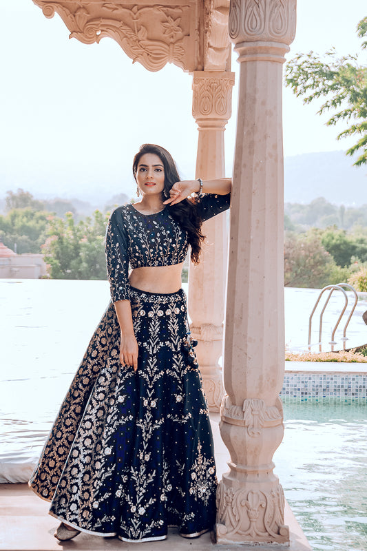 Surbhi Sethi Dua In Indigo Banarasi Concept Lehenga Set