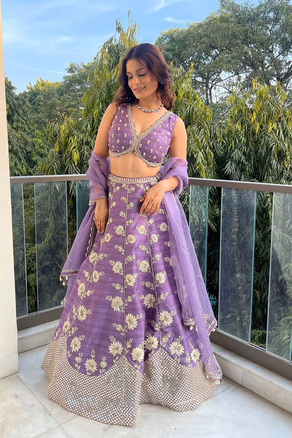 Srishti Dixit In Lavender Silk Embroidered Lehenga Set