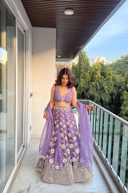 Srishti Dixit In Lavender Silk Embroidered Lehenga Set