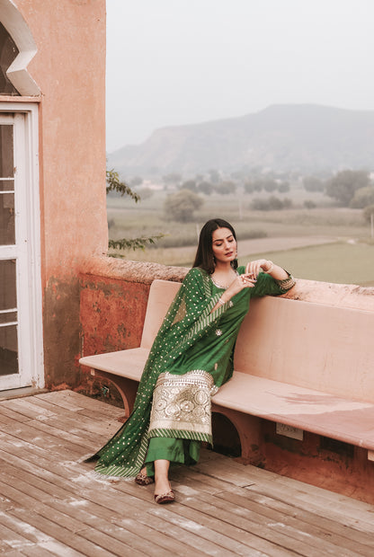 Surbhi Sethi in Green Embroidered Straight Kurta Set